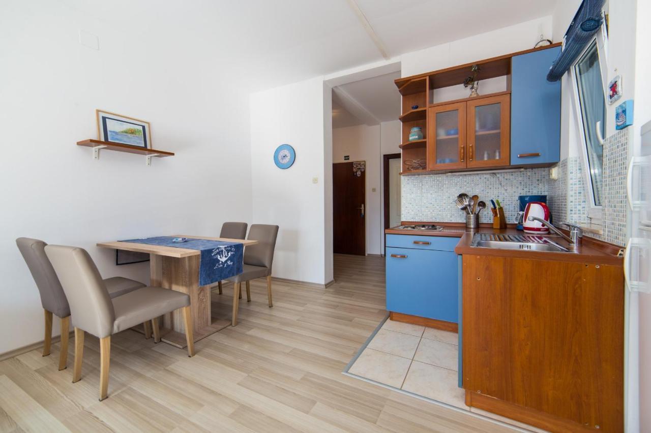 Apartments By The Sea Brist, Makarska - 11078 Zewnętrze zdjęcie