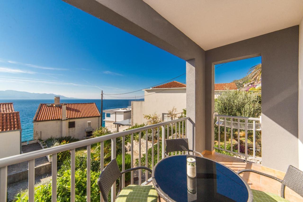 Apartments By The Sea Brist, Makarska - 11078 Zewnętrze zdjęcie