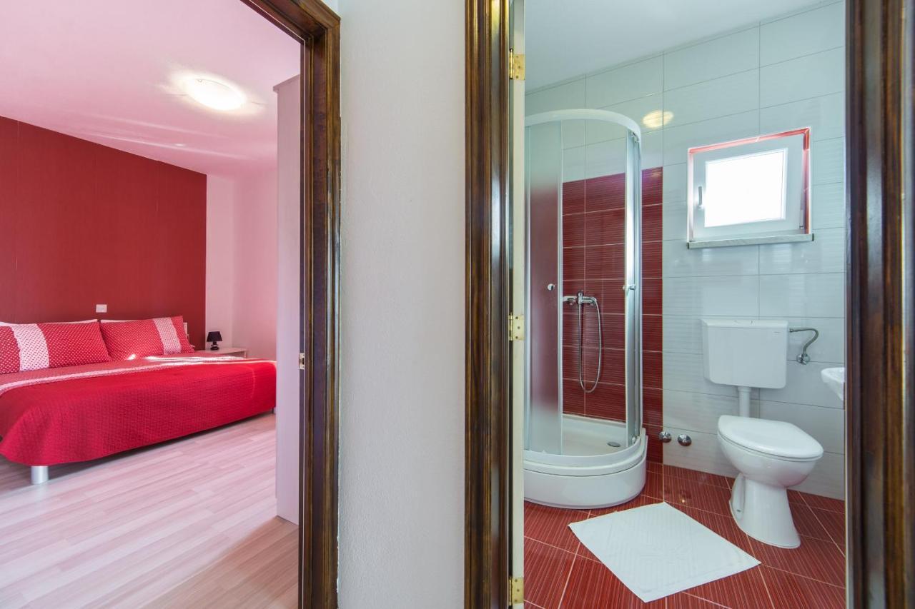 Apartments By The Sea Brist, Makarska - 11078 Zewnętrze zdjęcie