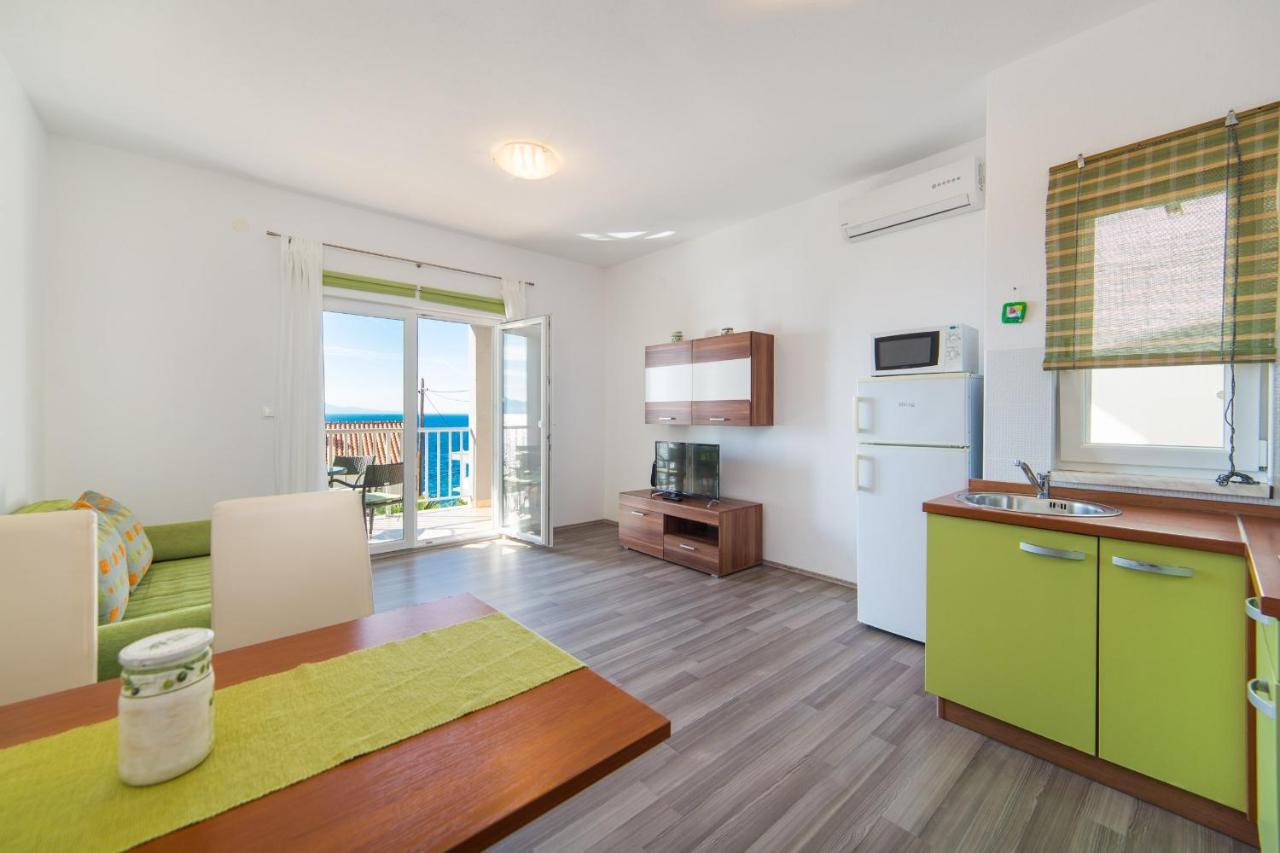 Apartments By The Sea Brist, Makarska - 11078 Zewnętrze zdjęcie
