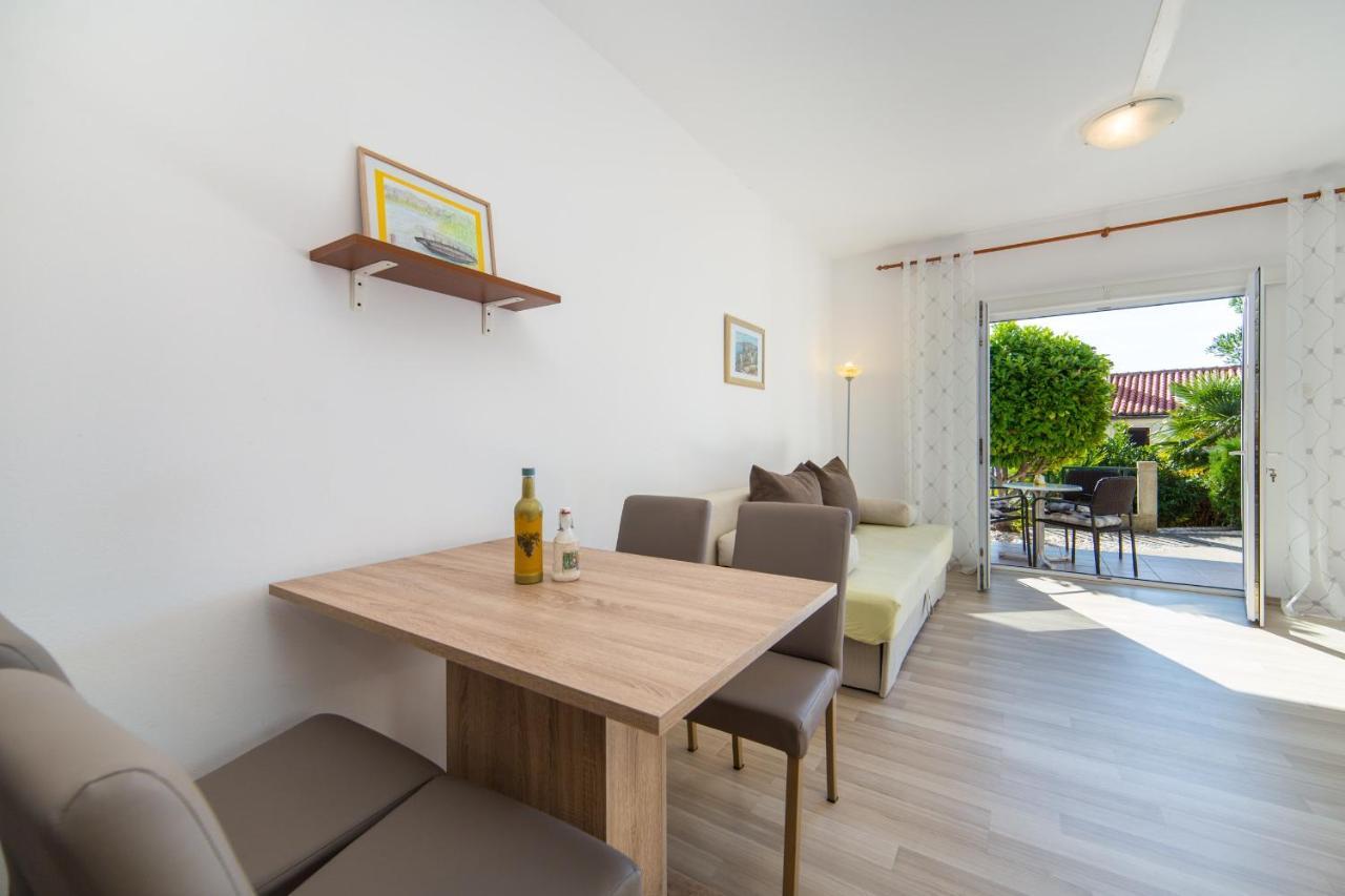 Apartments By The Sea Brist, Makarska - 11078 Zewnętrze zdjęcie