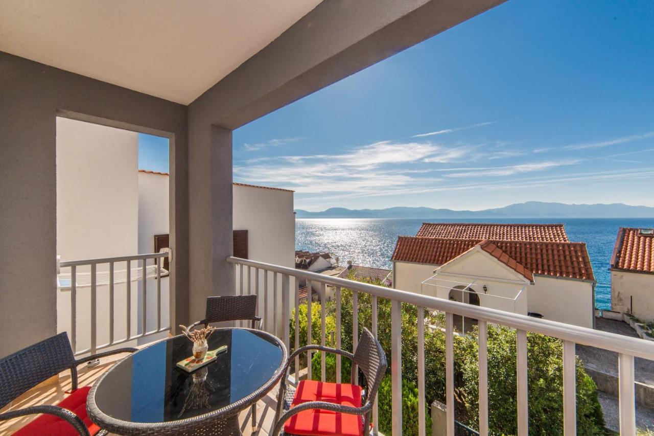 Apartments By The Sea Brist, Makarska - 11078 Zewnętrze zdjęcie