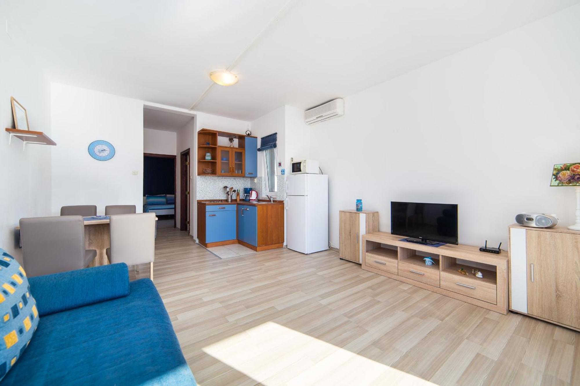 Apartments By The Sea Brist, Makarska - 11078 Pokój zdjęcie